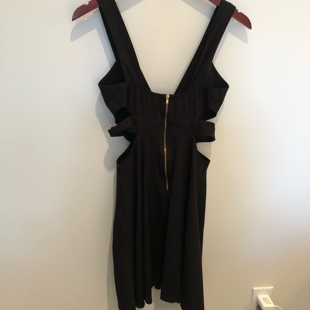 Cutout Skater Dress with Gold Zip Closure - Picture 5 of 7